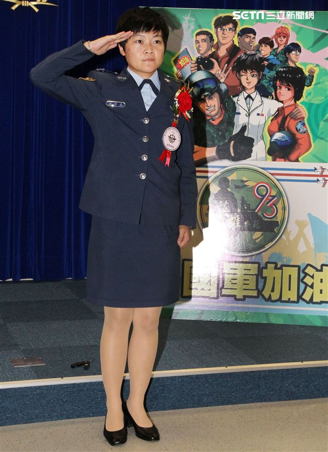 國軍楷模上尉飛行官鍾瀞儀。（記者邱榮吉/攝影）