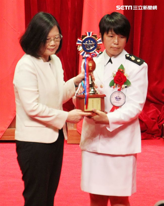 國軍模範團體海軍陸戰隊兩棲偵搜大隊支援中隊長  郭詩玉少校。（記者邱榮吉/攝影）