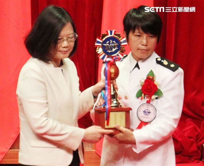 國軍模範團體海軍陸戰隊兩棲偵搜大隊支援中隊長  郭詩玉少校。（記者邱榮吉/攝影）