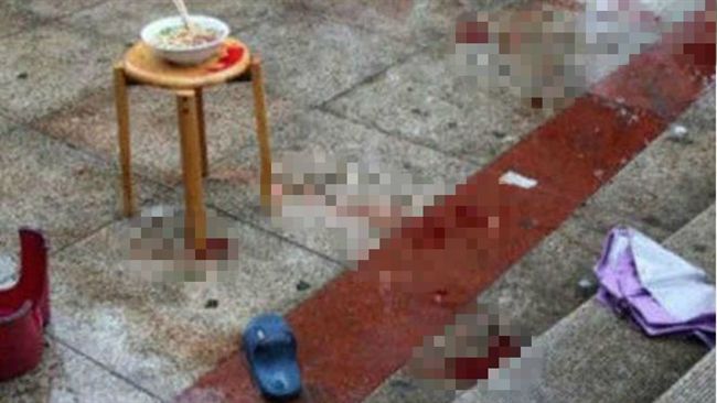 慈母不給酒錢　遭子刺死挖心臟淋醬吃
