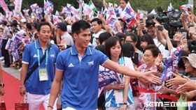 遊行,世大運,中華隊,北市府,選手,擊掌,握手　圖／記者王怡翔攝