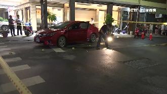 通緝犯遇檢拒下車　竟持刀猛砍3警傷