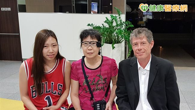 人工電子眼鏡遭搶！海外救援重見光明