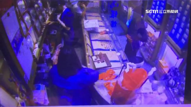 女喬裝孕婦持空氣槍行搶　遭判7年刑