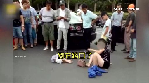 違規左轉遭撞飛 騎士空翻竟沒事