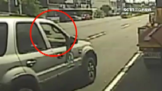 不滿擺攤機具被車輾　男持BB槍報復