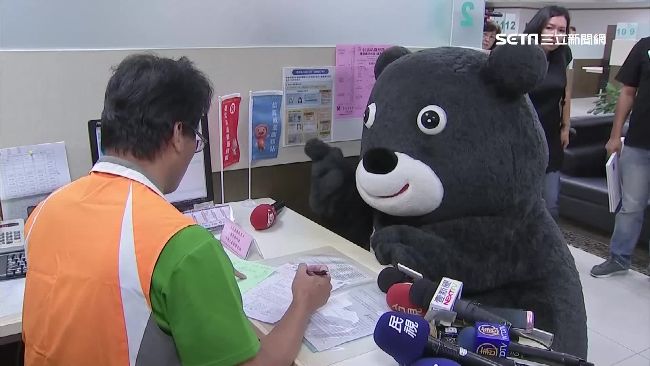 熊讚失業　真的跑去就業服務站求職