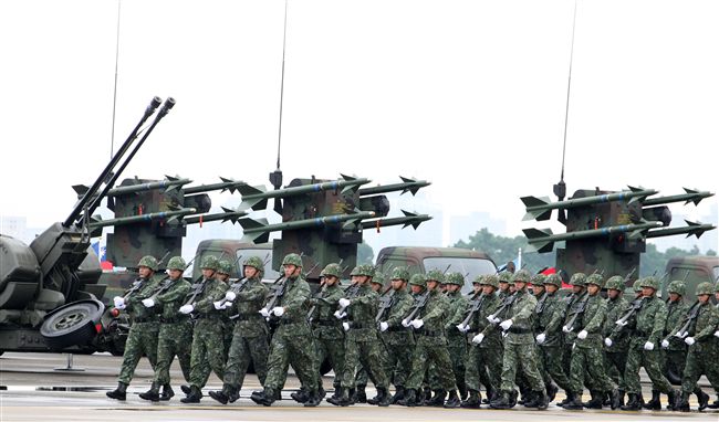 空軍防空暨飛彈指揮部編成典禮由司令沈一鳴上將主持，統一防空作戰指管事權，加快威脅反應速度，以建立一支「量適、質精、戰力強」之防空勁旅。（記者邱榮吉/攝影）