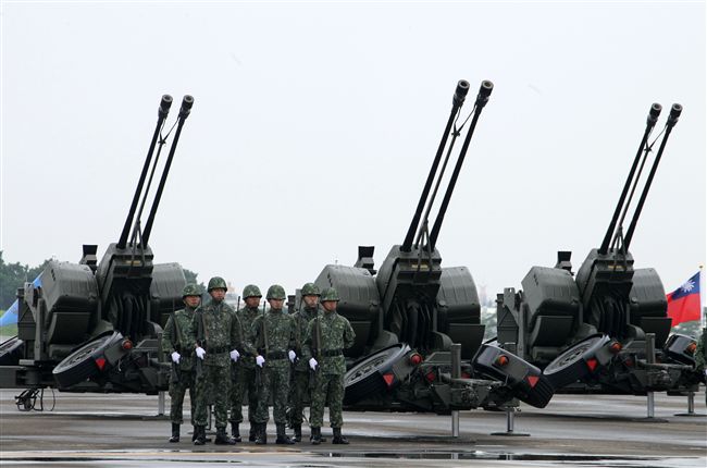 三五快砲。（記者邱榮吉/攝影）