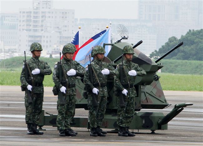 二O機砲。（記者邱榮吉/攝影）