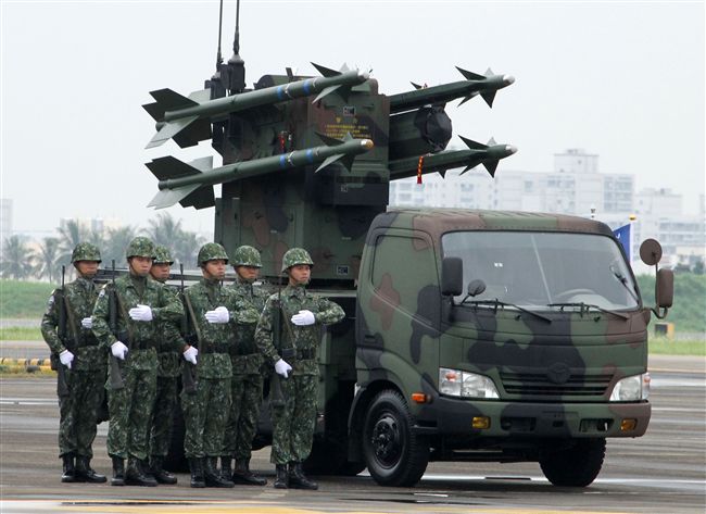 車載劍一。（記者邱榮吉/攝影）