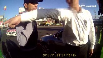 男違規逆向遭攔　嗆：義交憑什麼攔我