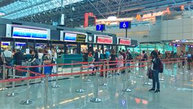 機場締盟職安衛中心 健康職場國門展開北區職安衛中心針對桃園國際機場每年約4000萬客運量人次的營運維護及目前機場內二、三期航廈工程，進行垂直與水平整合，讓桃園機場安全永續的提供工作者及旅客最好的環境及服務。中央社記者吳睿騏桃園攝  106年8月23日