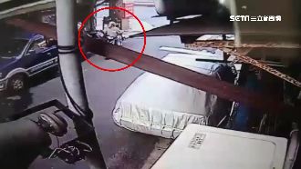 偷車用電瓶誤觸警鈴　竊賊嚇到落荒逃