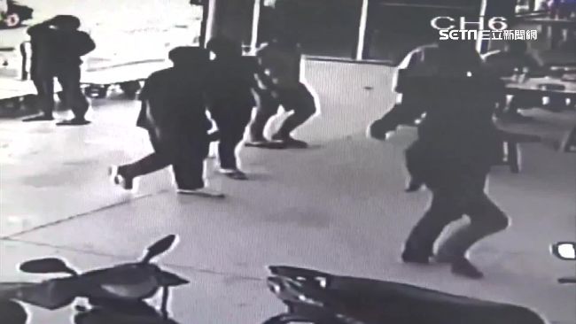 惡男學古惑仔索保護費　不從就潑瀝青