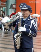 國軍106年慶祝93軍人節，空軍假台北忠孝復興站前廣場舉行，疾風快閃活動。（記者邱榮吉/攝影）