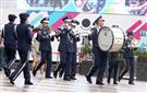 國軍106年慶祝93軍人節，空軍假台北忠孝復興站前廣場舉行，疾風快閃活動。（記者邱榮吉/攝影）
