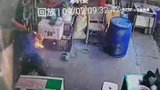 海釣撿回塑膠桶　翁切割引氣爆火燒身