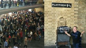 16:9
19年後！阿不思波特入學　粉絲同聚9又3/4月台歡慶
圖／翻攝自Hufflepuff Family‏ Twitter
https://twitter.com/PuffyFamily/status/903731872420724736