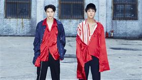 ▲VIXX子團LR第二張迷你專輯「Whisper」，以冷靜和熱切之間的感情為主要概念。（圖／愛貝克思提供）