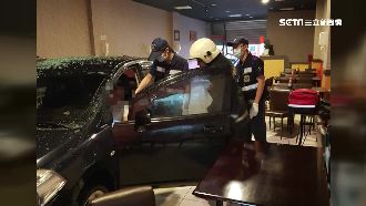 疑不滿被提分手　前女友暴衝牛排館