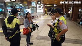 張女的台籍友人替她打電話給何男表達感謝之意。（圖／翻攝畫面）