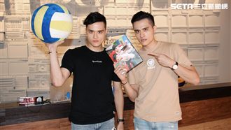 男排雙帥臂力強　主播瞬間「公主抱」