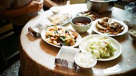 家常菜,吃飯,餐桌,晚餐,午餐 圖／攝影者Remi Tu, Flickr CCLicense
https://flic.kr/p/4USdjE