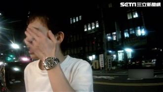 毒蟲隨身帶字典　打開一看竟是...