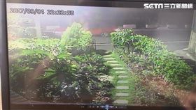 張男與鄭姓員工開車抵達張翁住處隨即與其發生扭打。（圖／翻攝畫面）