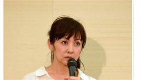 ▲齊藤由貴曾開記者會澄清沒有不倫戀發生。（圖／翻攝《FLASH》雜誌）