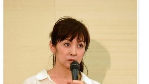 玉女女星內褲罩姦夫頭　爆料者是她？