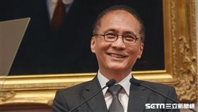 行政院長林全因為階段性任務完成提出辭呈，總統蔡英文5日親自舉行記者會，宣布新任行政院長由台南市長賴清德接任。 圖／記者林敬旻攝
