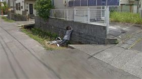 日本歐巴桑摔車過程全被谷哥拍下　網笑翻：是4格漫畫！
圖／翻攝自Google地圖