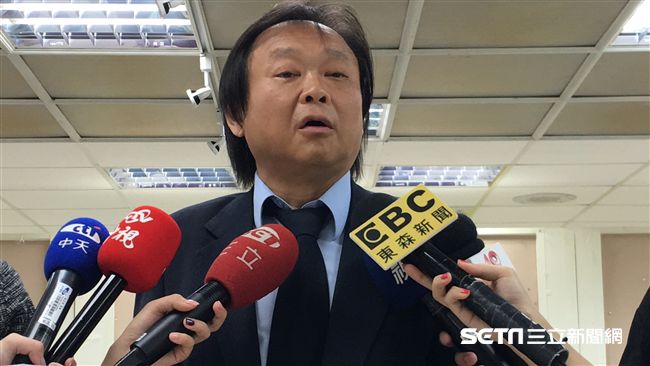 剃頭議員加碼！為柯不惜剃光頭