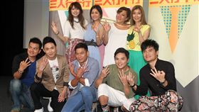 三人行不行、黃嘉千、杜詩梅、吳怡霈、阿喜、亮哲（圖／邱榮吉攝影）