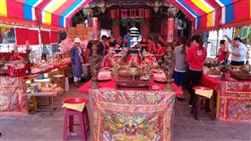 比好兄弟還兇猛！上千公斤普渡水果大放送　5分鐘內被掃光
北港朝天宮,水果,普渡
圖/翻攝自北港迓媽祖臉書