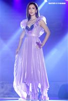 周曉涵內衣走秀金黃色華麗翅膀展現獅子座的霸氣。（記者邱榮吉/攝影）