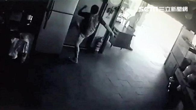 逆孫恐嚇阿嬤討錢　揚言殺掉家族親戚