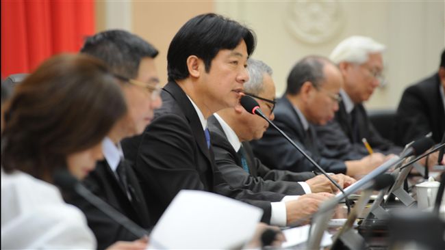賴內閣召開首次院會　撤回總預算案