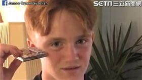 小孩這樣聽錄音帶　爸爸崩潰：確定放耳朵旁？