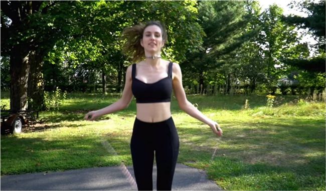跳繩想減肥！女子「1禮拜後」慘住院