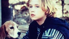 布雷克海倫曾是童星，演出《牠不重，牠是我寶貝》，卻驚傳暴斃。（翻攝自Blake Heron Instagram）