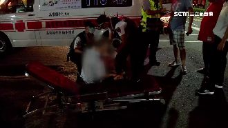 騎士「高雄式左轉」　遭小黃攔腰撞飛