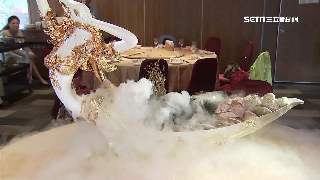 吃了變美麗！美人魚椰子鍋視覺超吸睛