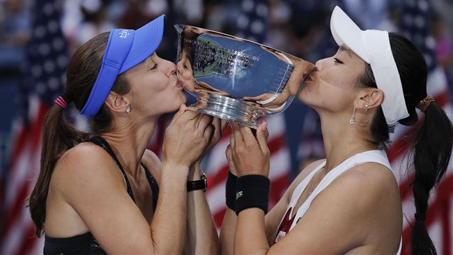 詹詠然／辛吉絲　摘美網女雙冠軍