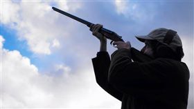 網友發起向颶風開槍／Shoot At Hurricane Irma　臉書