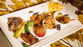 吃飯前一定要先拍照打卡