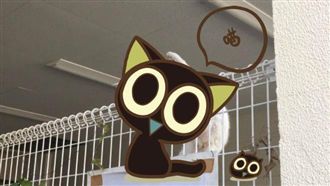 越獄一半癱軟　喵星人懸掛欄杆秒睡著