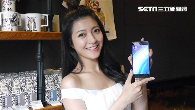 全新雙主鏡頭　小米Note3亮相